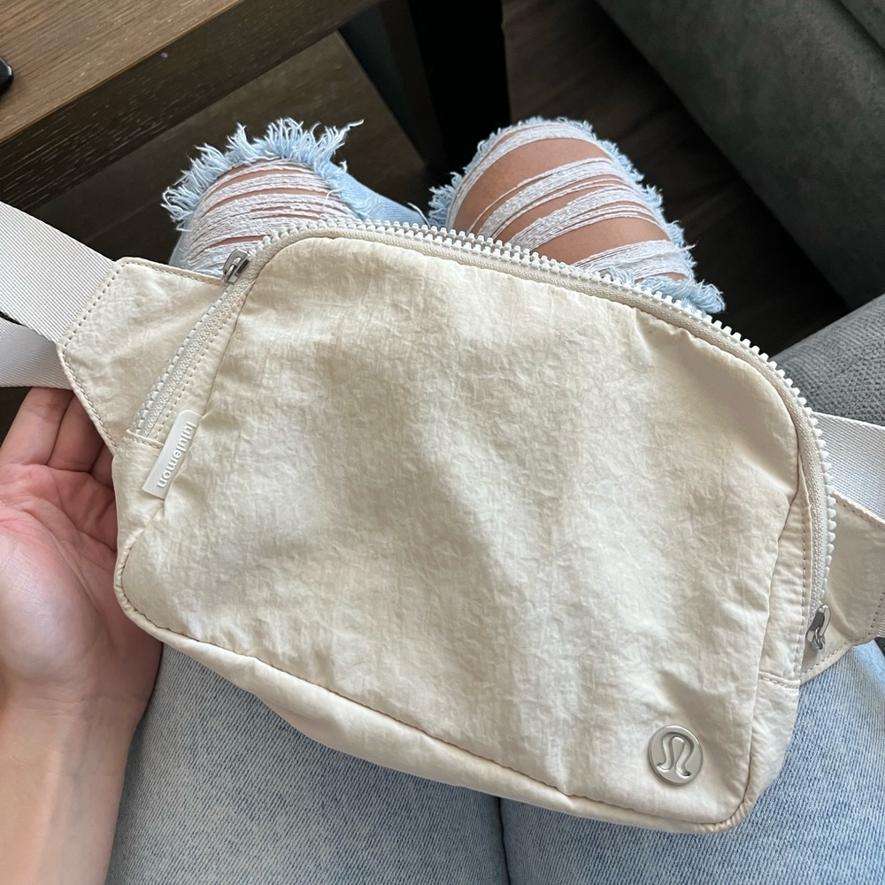 Lululemon belt bag 2! Used but like new.